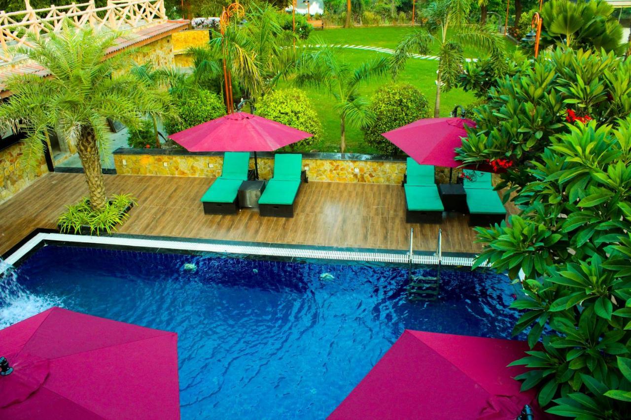 Krishna Riverside Resort Vasad Kültér fotó