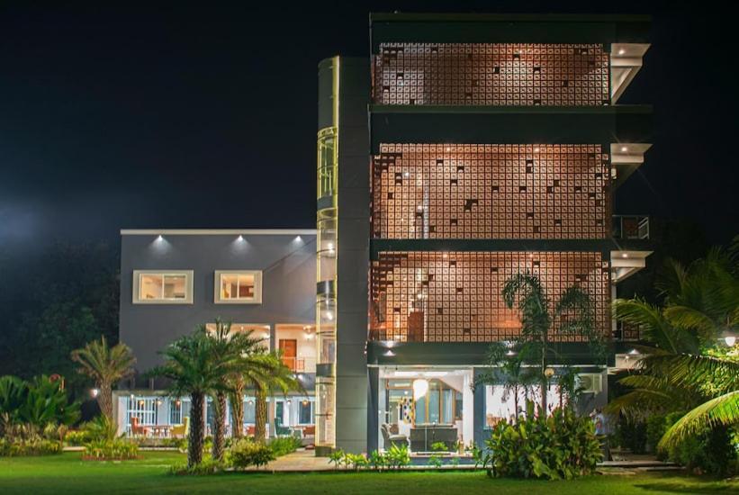 Krishna Riverside Resort Vasad Kültér fotó