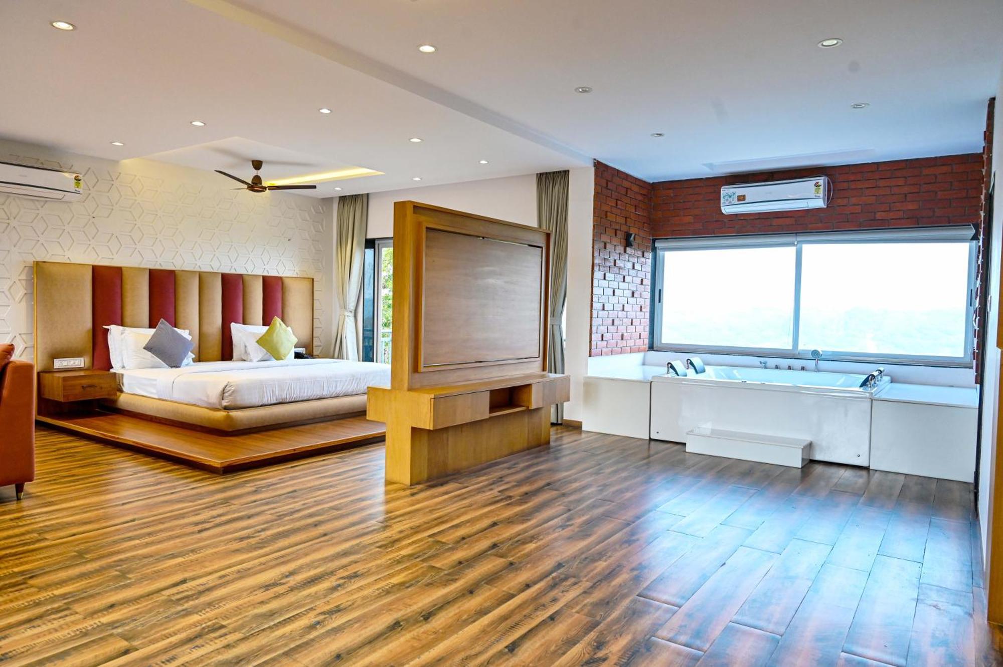Krishna Riverside Resort Vasad Kültér fotó