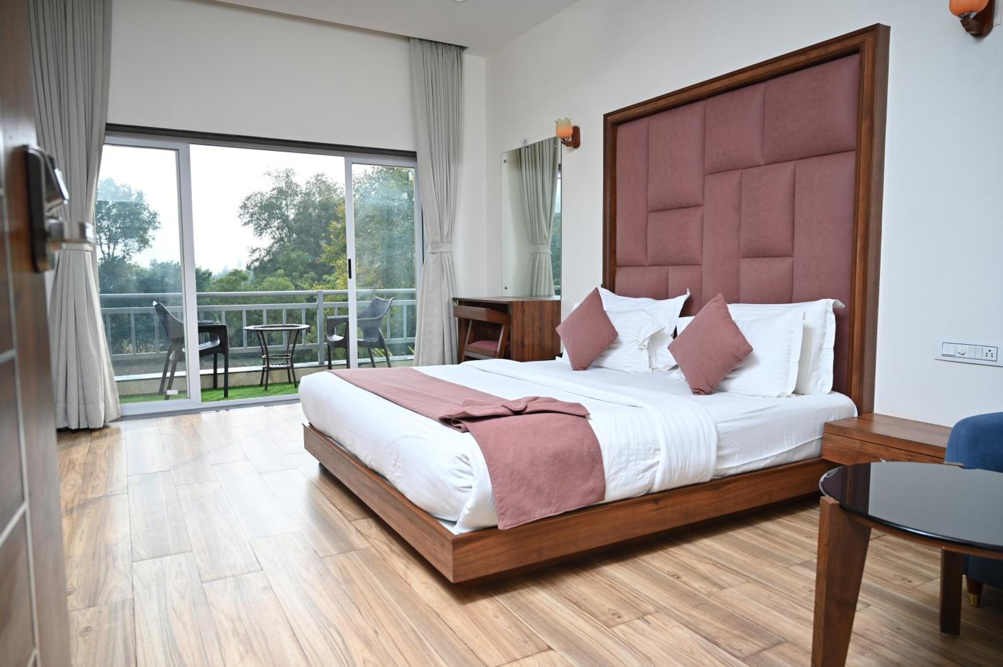 Krishna Riverside Resort Vasad Kültér fotó